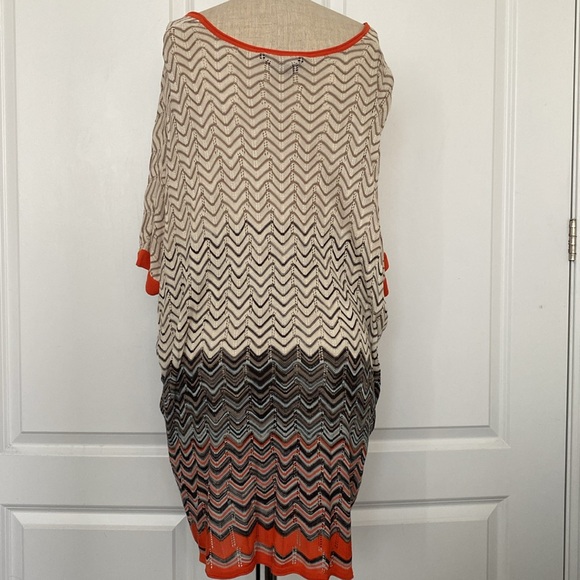 BCBG Max Azria tunic top - Picture 3 of 6